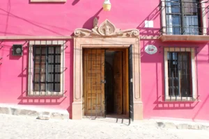 casa-fresa-fachada-silvia-sanchez-real-estate