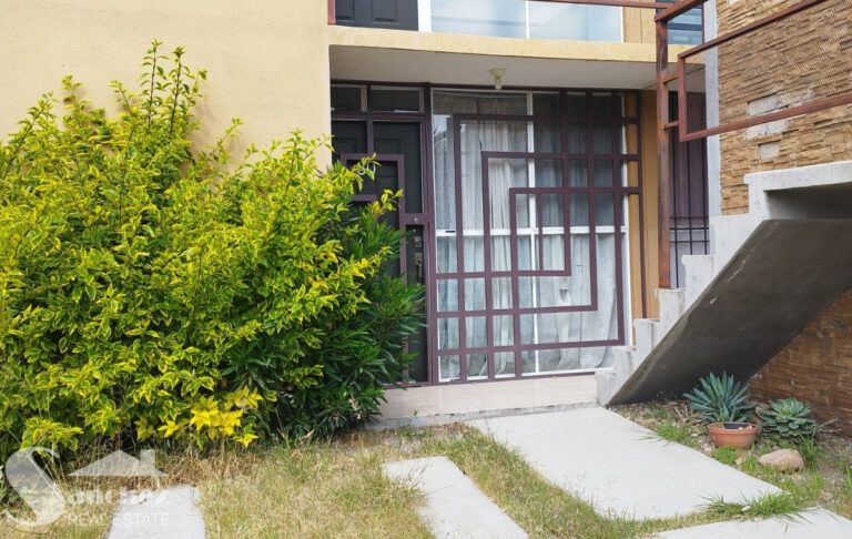 Fachada de departamento la vista en la planta baja.